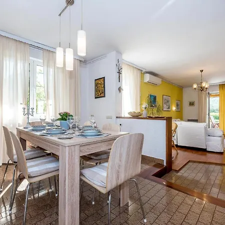 Nice In Dubrava Kod Sibenika W/ Outdoor Swimming Pool, Wifi And 3 Bedrooms